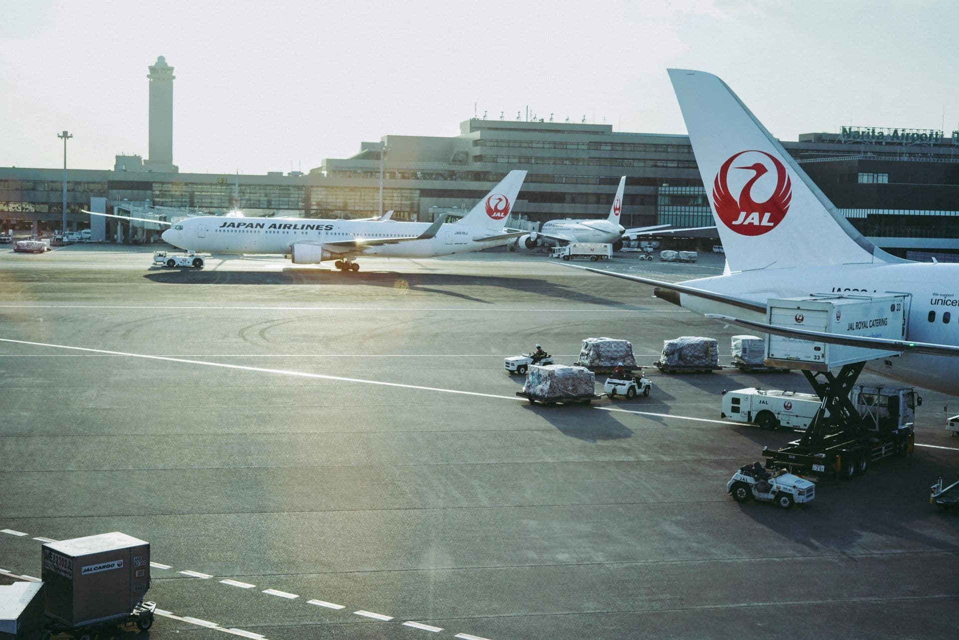 Airline Cargo vs Passenger Travel Economics Explained